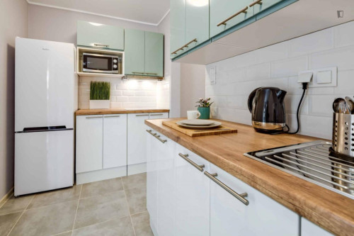 Very nice single bedroom near Warszawa Okęcie train station