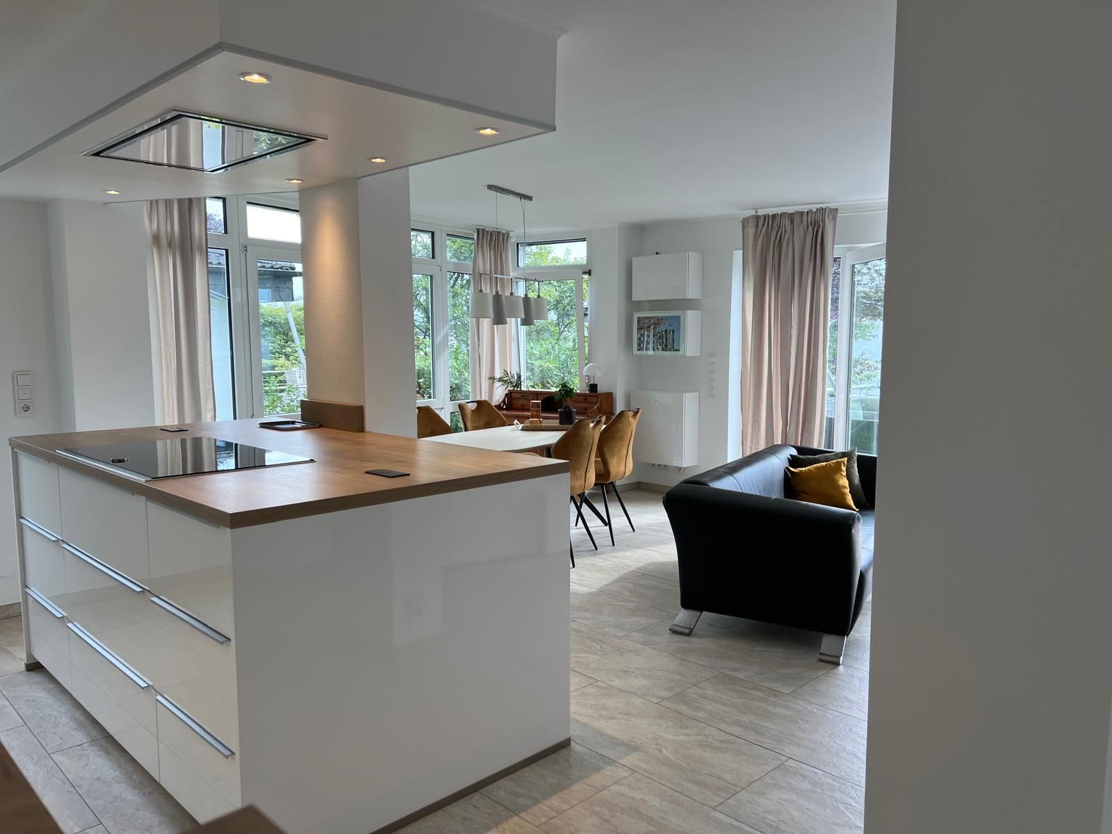  Exklusive 2,5-Zimmer-Wohnung Möbliert & Befristet – Ideal Für Firmen & Pendler  -  Exklusive 2,5-Zimmer-Wohnung möbliert & befristet – ideal für Firmen & Pendler  - Gallery -  1