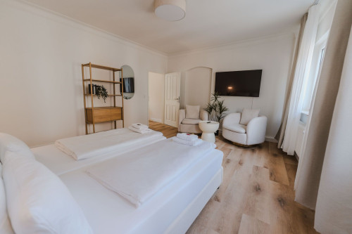 Business & Boutique Apartment - Parking lot