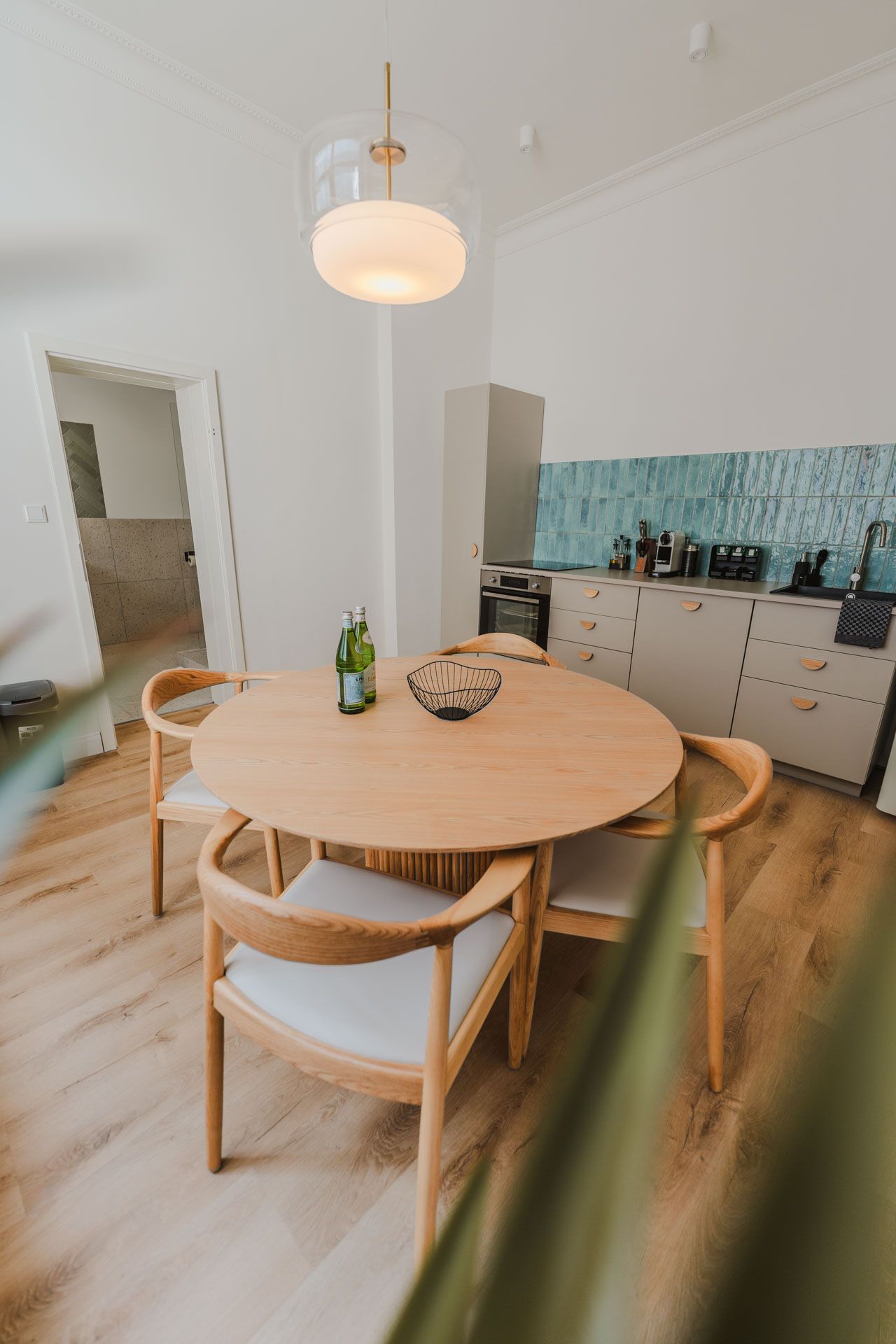 Business & Boutique Apartment - Parking Lot - 7