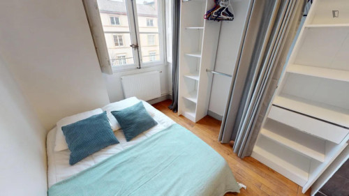 Sublime double bedroom near the Lyon-Saint-Paul train station