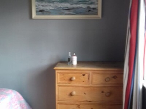 2 nice rooms in a family house * FEMALES ONLY*