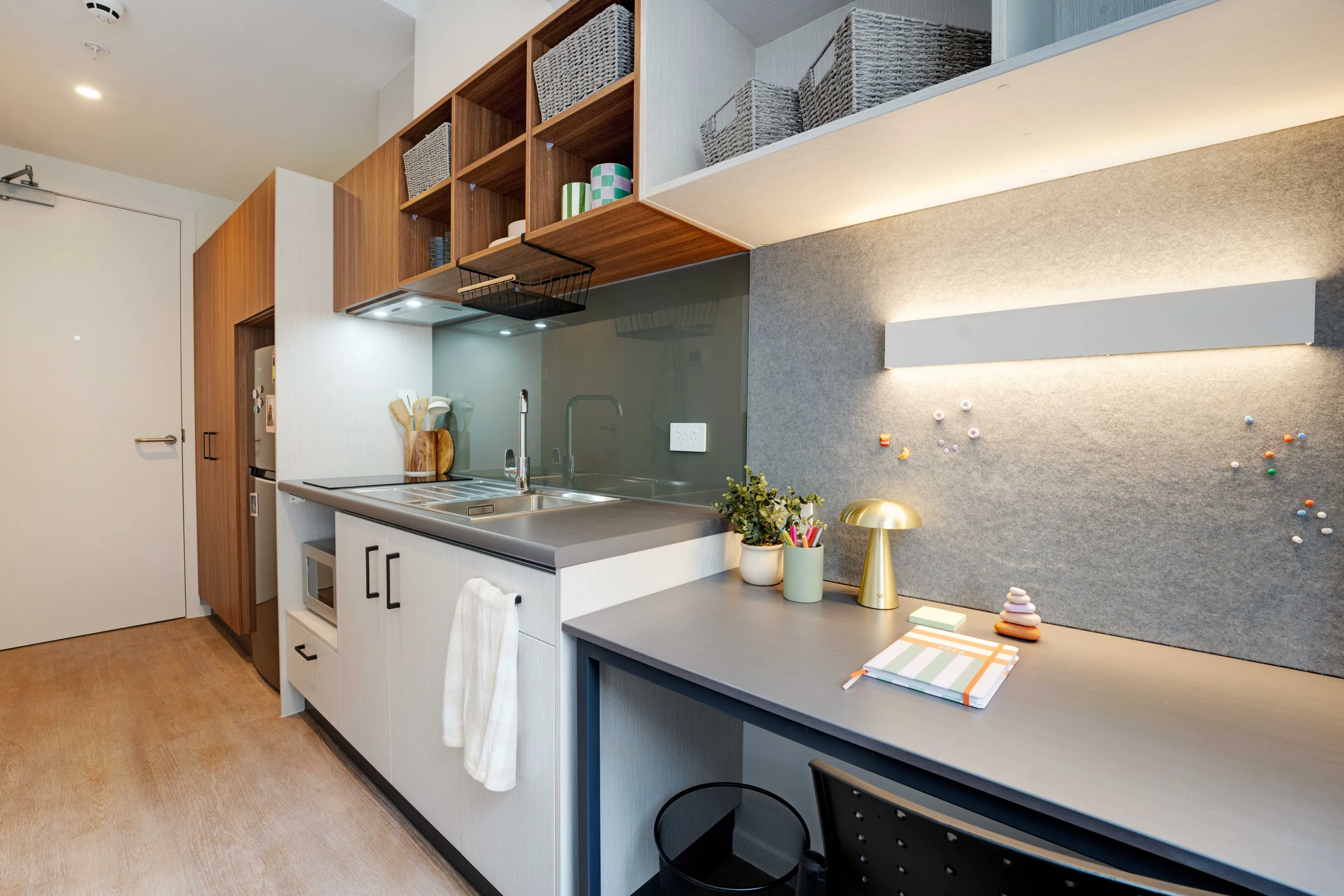 Studio Premium Floors 8-13 - 1