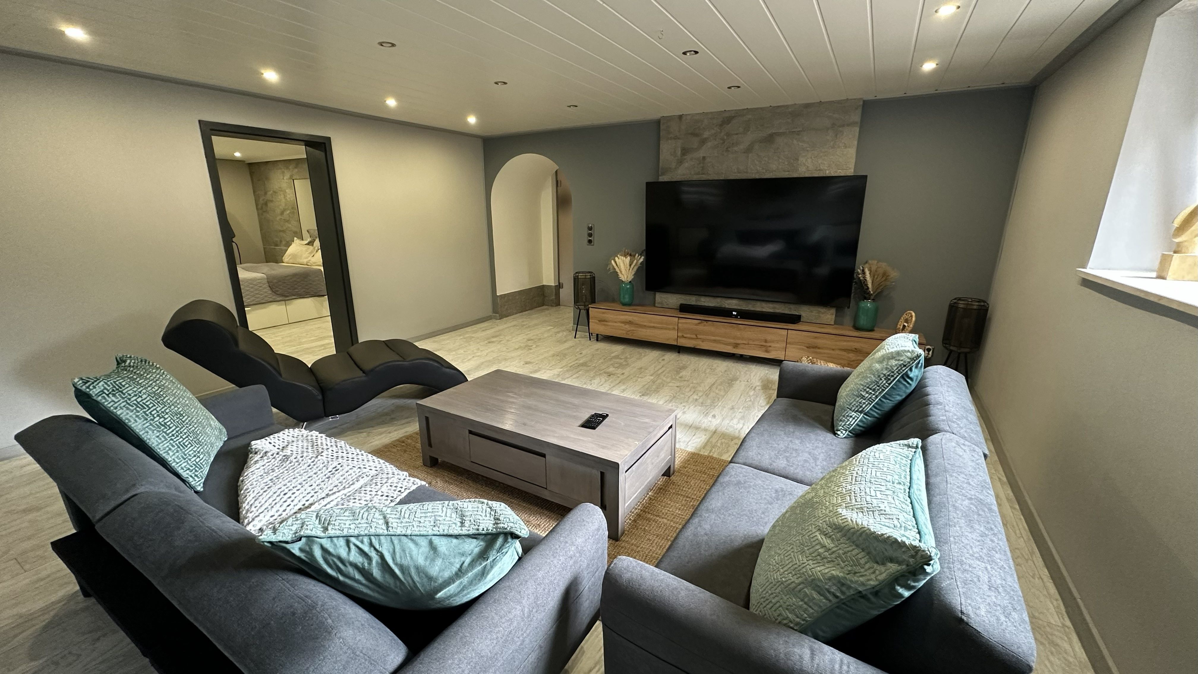 Comfortable Hideaway In Solingen’s Heart – Tastefully Furnished Basement Flat - Comfortable Hideaway in Solingen’s Heart – Tastefully Furnished Basement Flat - Gallery - 7