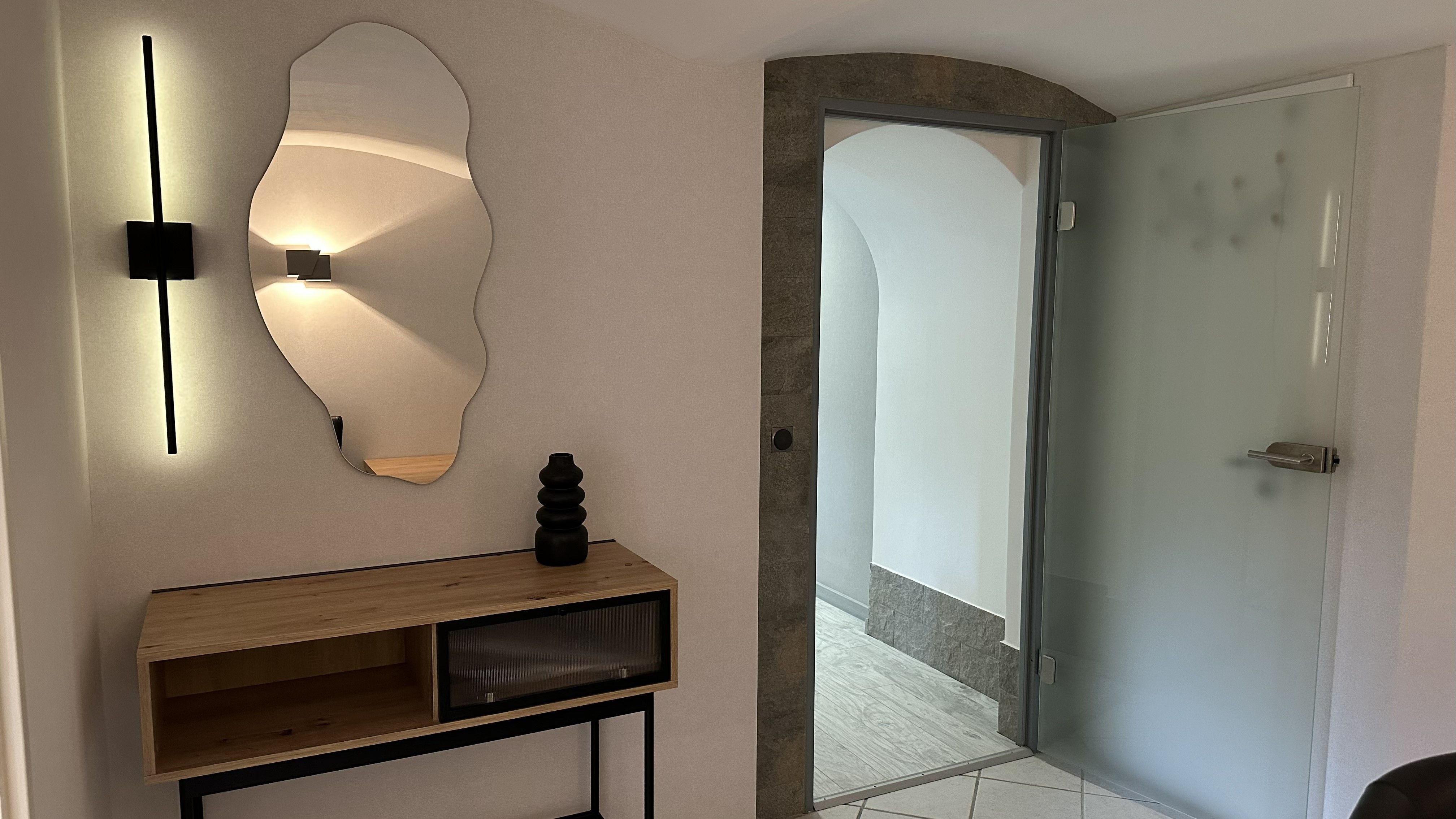 Comfortable Hideaway In Solingen’s Heart – Tastefully Furnished Basement Flat - Comfortable Hideaway in Solingen’s Heart – Tastefully Furnished Basement Flat - Gallery - 5
