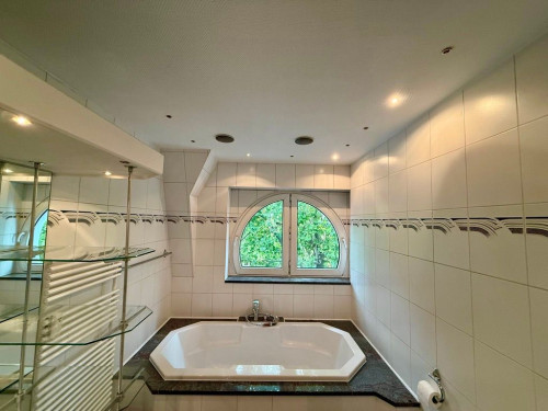 Spacious Furnished 2-Room Apartment in Duisburg-Homberg - Gallery - 12