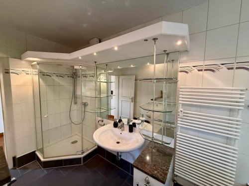 Spacious Furnished 2-Room Apartment in Duisburg-Homberg - Gallery - 11