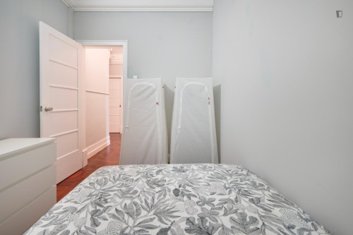 Double bedroom in a student flat, in Saldanha