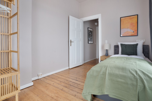 Three-Bedroom Apartment with balcony - Gallery - 14