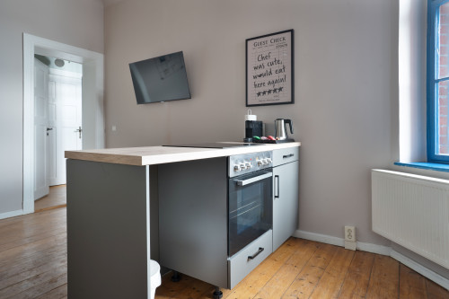 Three-Bedroom Apartment with balcony - Gallery - 9