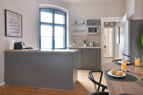 Three-Bedroom Apartment with balcony - Gallery - 8
