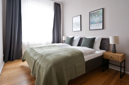 Three-Bedroom Apartment with balcony - Gallery - 16