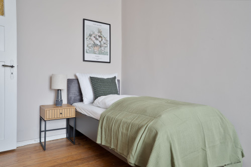 Three-Bedroom Apartment with balcony - Gallery - 17