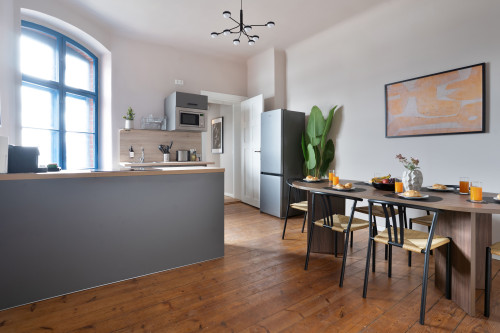 Three-Bedroom Apartment with balcony - Gallery - 10