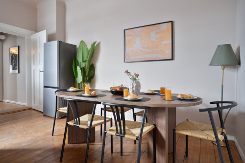 Three-Bedroom Apartment with balcony - Gallery - 24