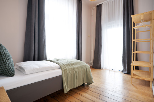 Three-Bedroom Apartment with balcony - Gallery - 15