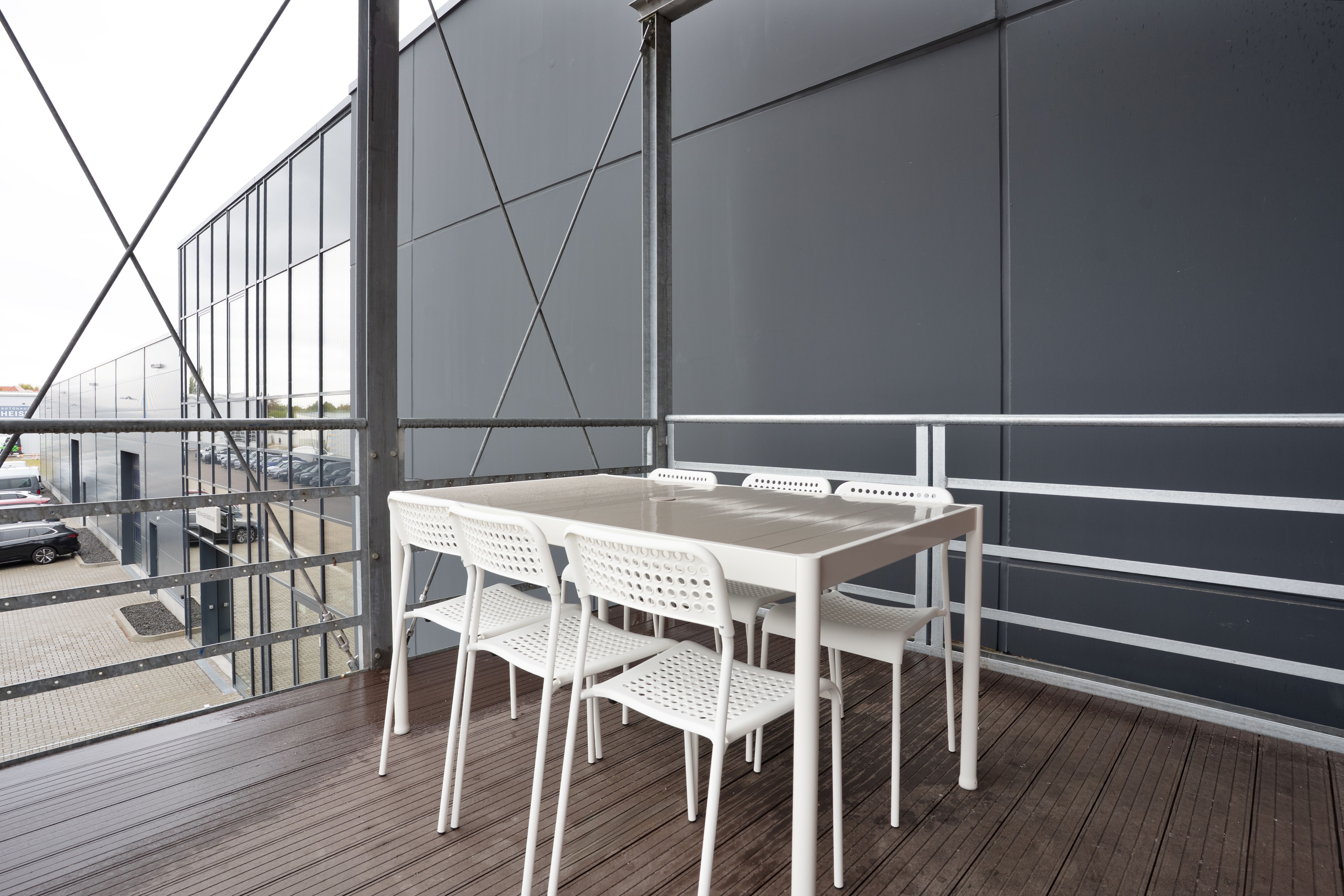 Three-Bedroom Apartment With Balcony - Three-Bedroom Apartment with balcony - Gallery - 3