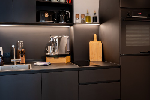JH Apartments | Premium Flat Old Town | 100" TV & Gaming - Gallery - 14