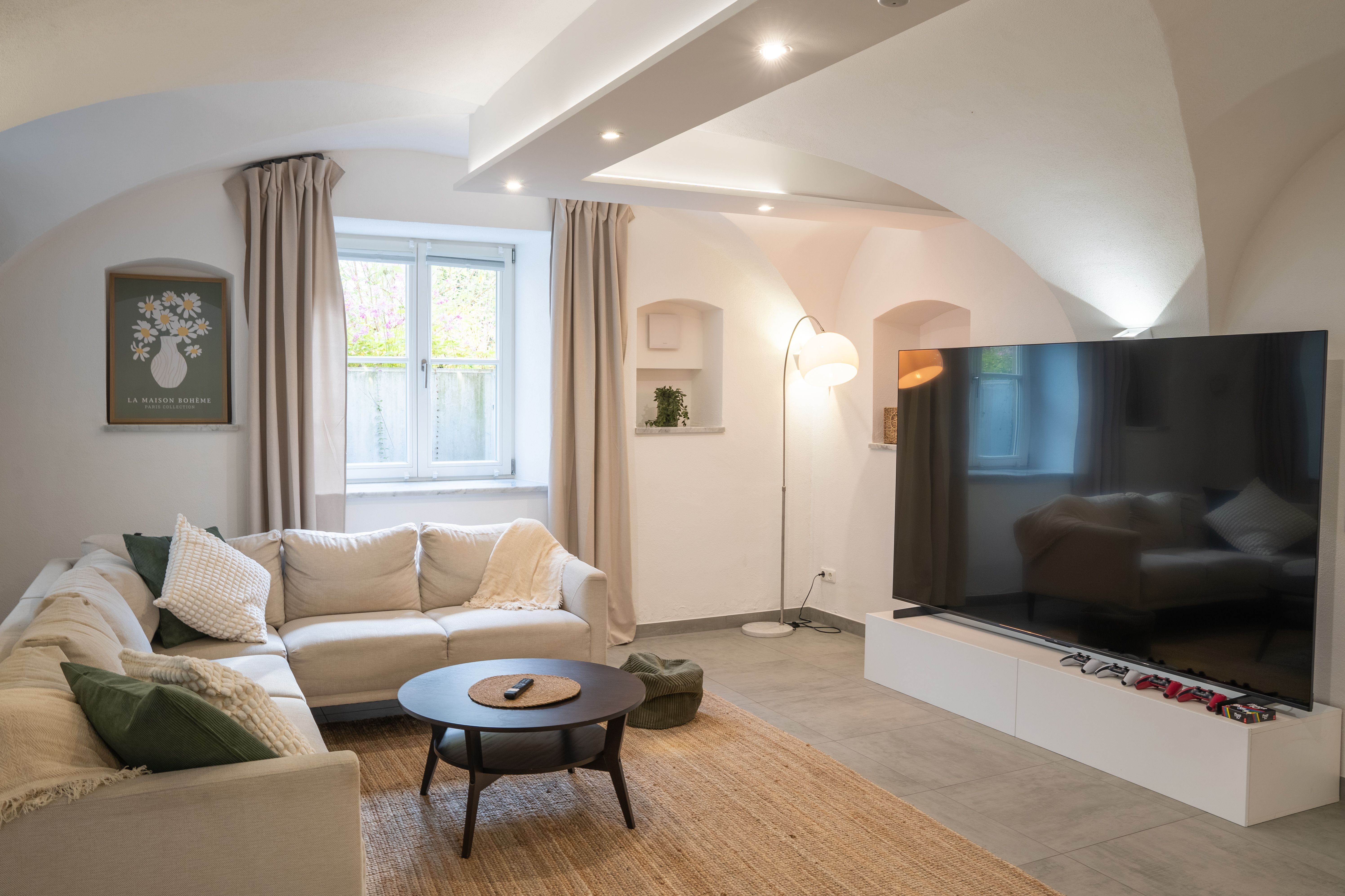  Premium Flat Old Town | 100" TV & Gaming  -  Premium Flat Old Town | 100" TV & Gaming  - Gallery -  10