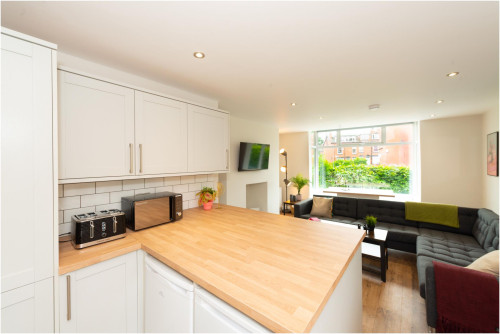 2-graham-grove-leeds-25968295020251018070056AM
