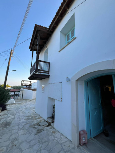 Unique Coliving Retreat with Spa in Scenic Maroni Hills