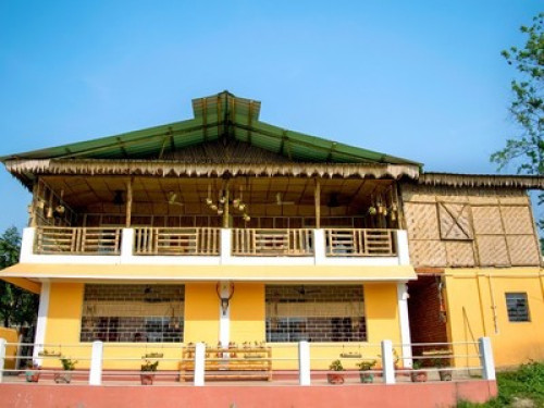 Longchen Homestay