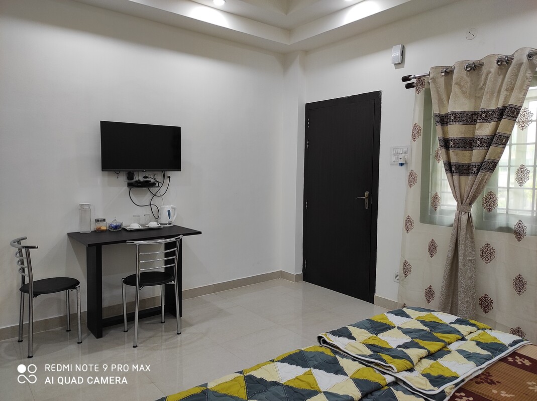 Deluxe King Room- Hill View(Single Bed) - 1