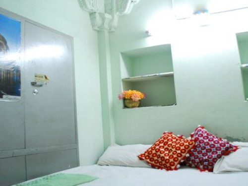 traditional  home - Gallery - 11