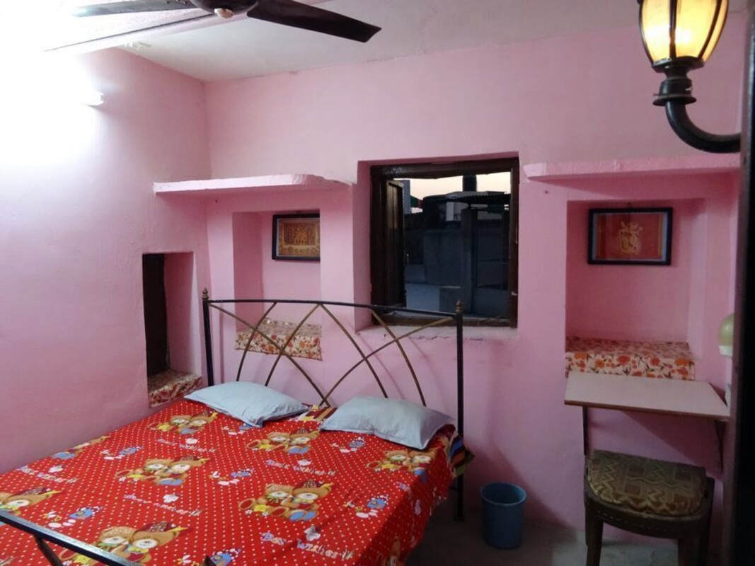 Double Shared Bathroom(Single Bed) - 1