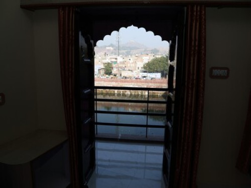 Fort & Lake View Stay in Jodhpur