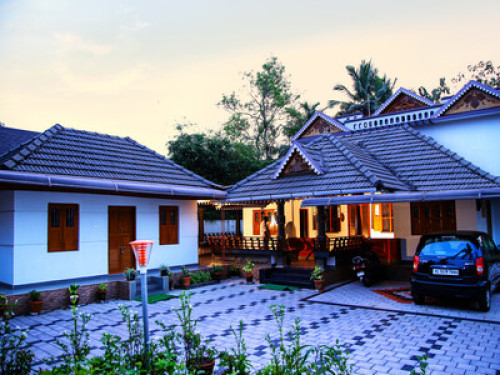 Mom&Pop Thyparambil Heritage