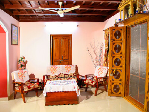 Mom&Pop Thyparambil Heritage