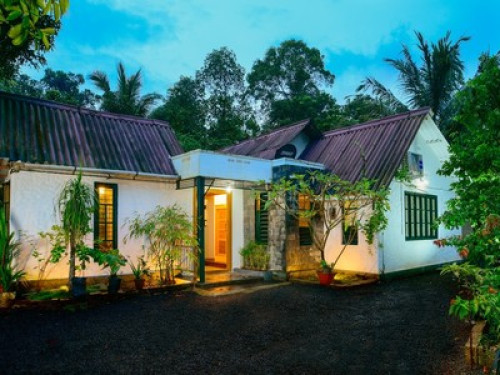 Village atmosphere in River Bank