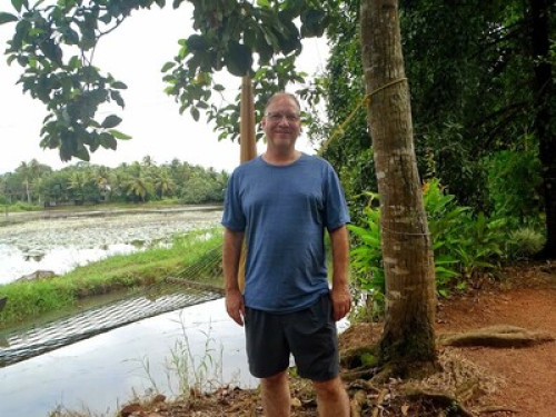 Village atmosphere in River Bank - Gallery - 6