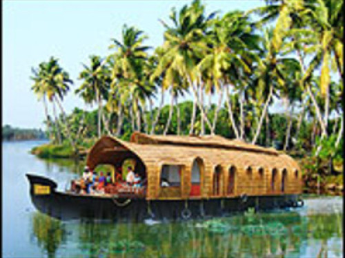 Friendly family in Kerala Backwater