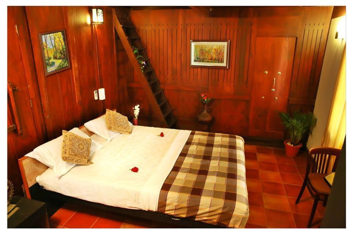  King Suite(Full Room)  -  Lovely Home reflecting Kerala Style  - Gallery -  1