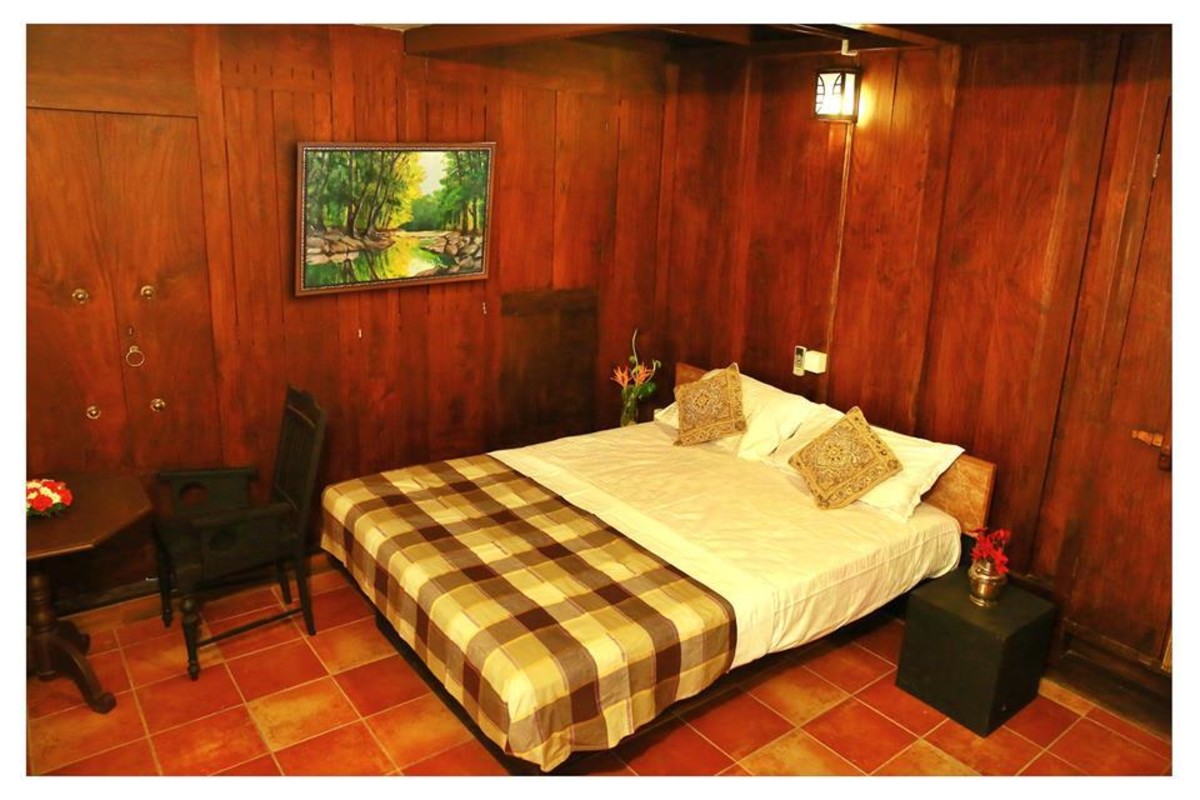  Queen Suite(Single Bed)  -  Lovely Home reflecting Kerala Style  - Gallery -  1