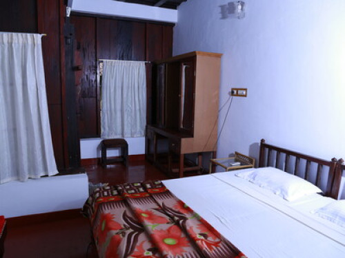 LOVEDALE LAKESIDE HOMESTAY