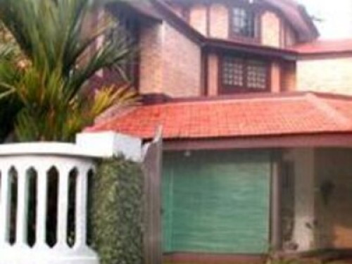 A home stay with ethnic cuisine 
