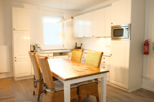 Close to the beach | 5 persons | Balcony | Modern