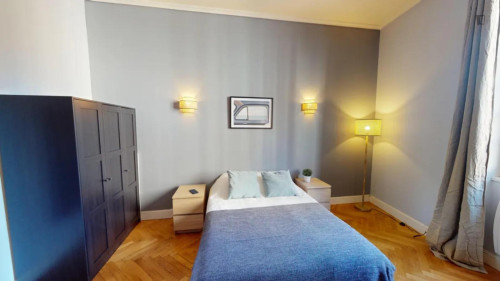 Neat double bedroom near Gare Part-Dieu V.Merle metro station