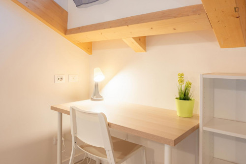 Bed in a twin ensuite bedroom near Gorla metro station