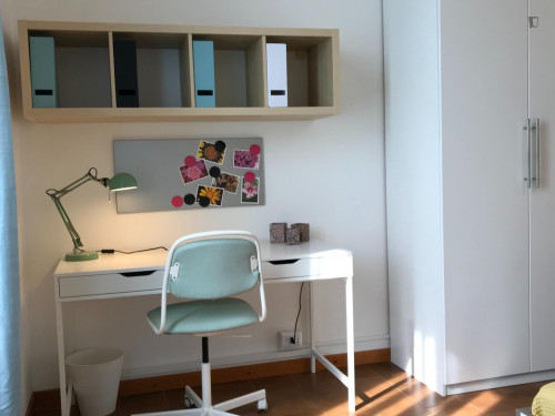 Pleasant single bedroom near the University of Bocconi
