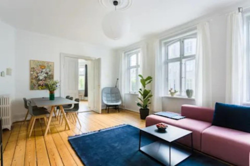 Snug double bedroom in Frederiksberg C