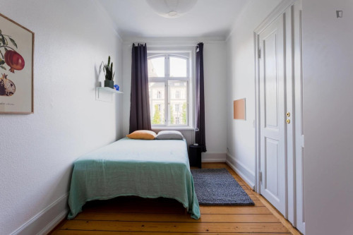 Snug double bedroom in Frederiksberg C
