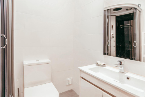 1-bedroom apartment, with outdoor area