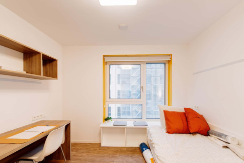 Reduced Rent -  Private room only for students in a 3 room shared apartment - Nearby HTW University