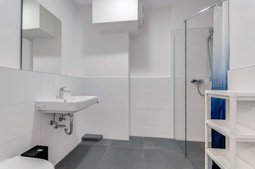 Reduced Rent - Fully furnished private room with shared terrace in a 3 people shared mixed apartment