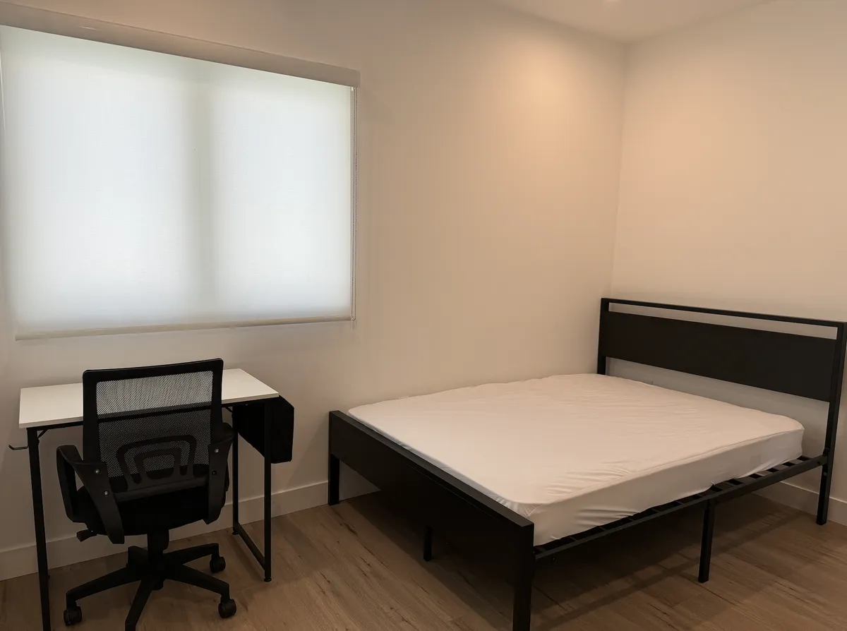  3 Beds 3 Baths - 2  -  1725 Berkeley Way  - Gallery -  6