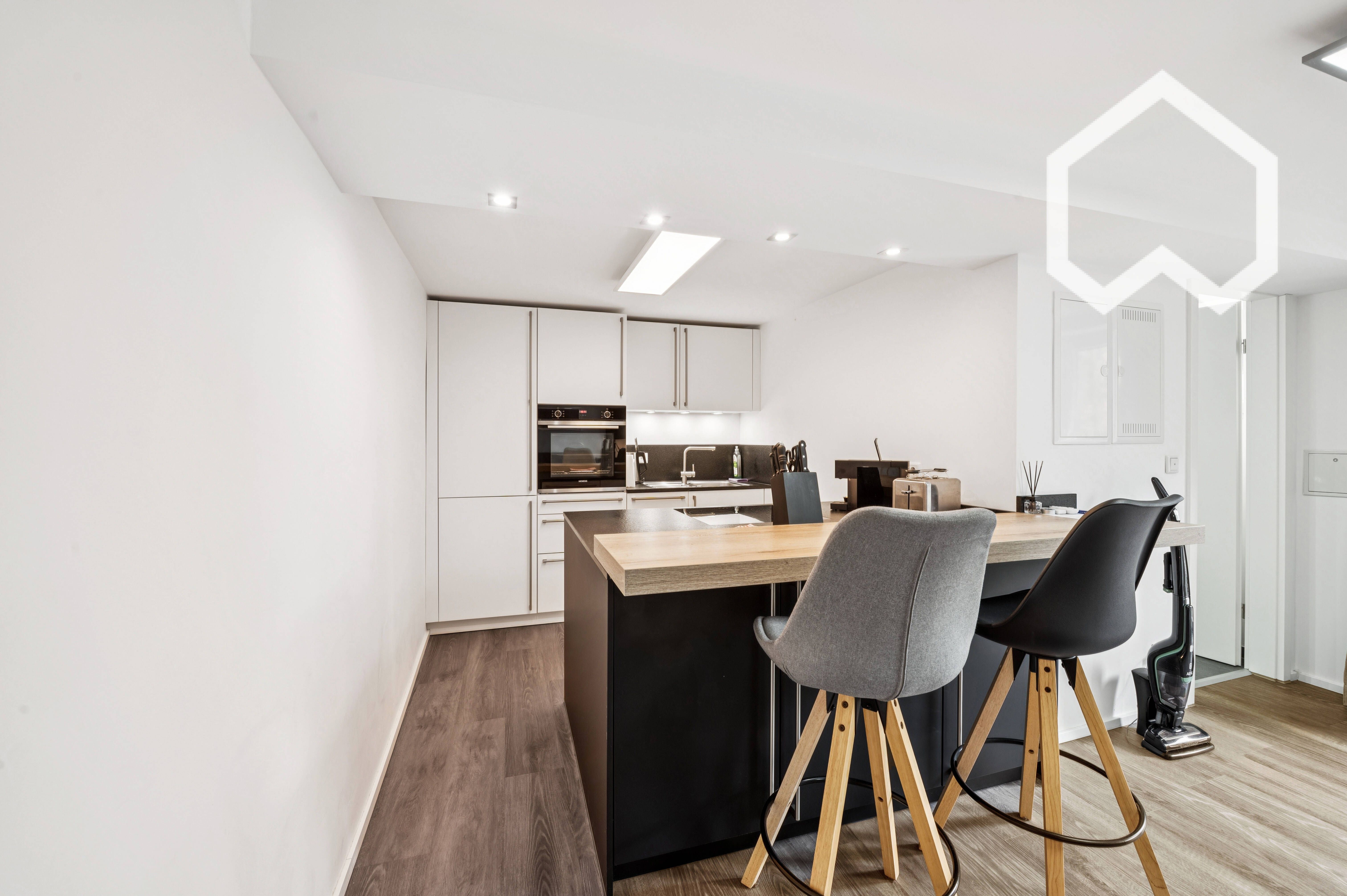  Luxury Apartment Cape Town": Exclusive Residential Living In Bergisch Gladbach – Where City Convenie  -  Luxury Apartment Cape Town": Exclusive Residential Living in Bergisch Gladbach – Where City Convenience Meets Natural Serenity  - Gallery -  7